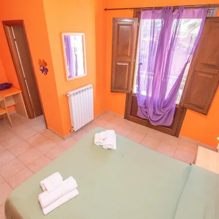 Capo Plaia Con Piscina Bed & Breakfast
